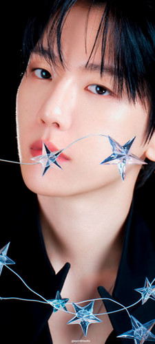 baekhyun lock 8 weibo Edit.jpg