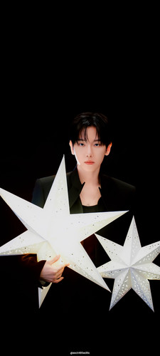 baekhyun lock 2 weibo Edit.jpg