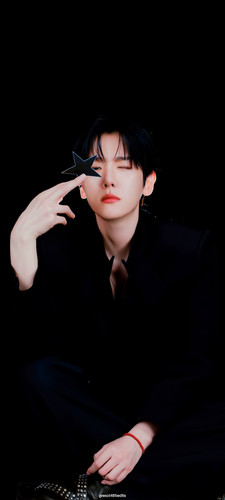 baekhyun lock 1 weibo Edit.jpg