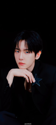 baekhyun lock 3 weibo Edit.jpg