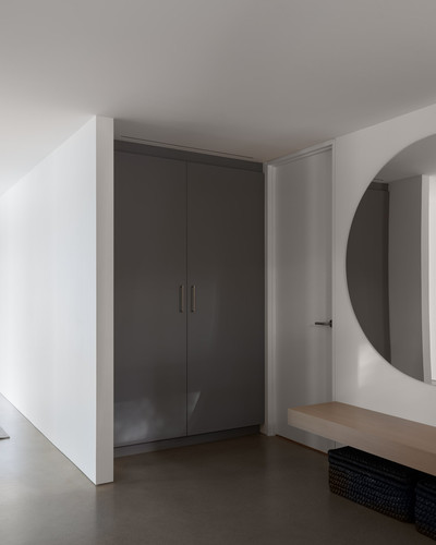 the perch sunshine coast entry hallway round mirror closet 4x5 50 50.jpg