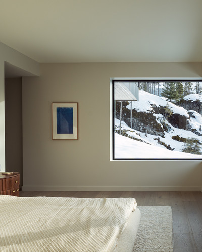 warbler residence whistler guest bedroom corner window rock view 4x5 50 50.jpg