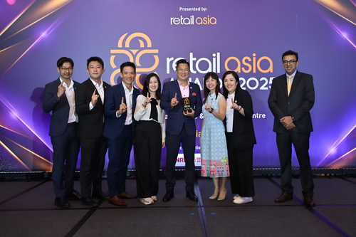 Automotive Retailer ofthe Year stage highres.png