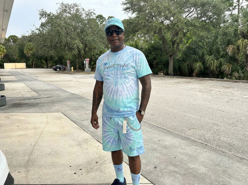 kelvin merch photo DSPVvvV4.jpg