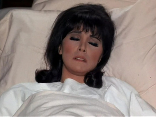 That Girl s2e26 If You Were Almost the Only Man Marlo Thomas uncon, faint 2.jpg