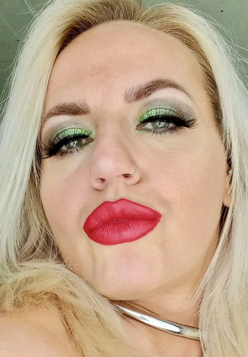 Latexhooker makeup fetish annarosenmüller.jpg