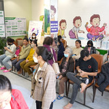Tư vấn tại quầy lễ tân HAMEC
