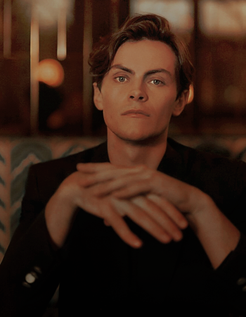 Elias ficha grande.png