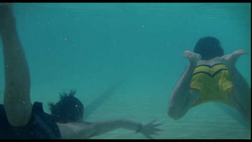 你妈妈也一样.And.Your.Mother.Too.2001.Criterion.Collection.BluRay.1080p.x265.10bit.DTS HD.MA.5.1 UBits 001.jpg