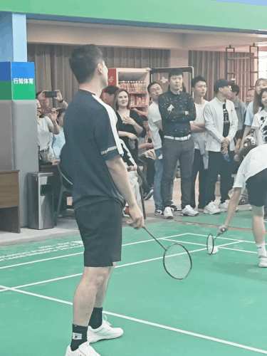 0062BoZOgy1ictikiykafg30k00qoe88.gif