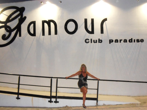 Lisa le soir en tenue sexy au Cap d'Agde 01.jpg