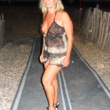 Lisa le soir en tenue sexy au Cap d'Agde 14