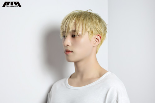 weverse 1 301940786.jpg