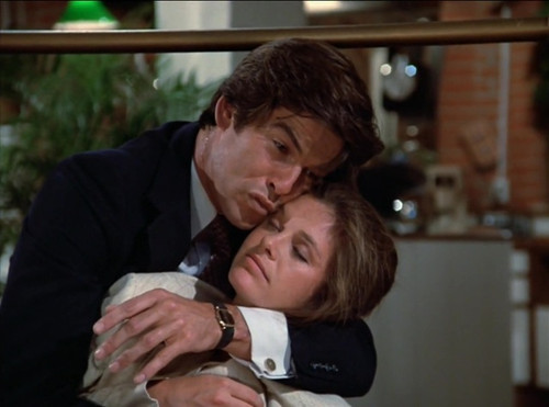 Remington Steele s2e11 Steele Threads Stephanie Zimbalist shot 2.jpg