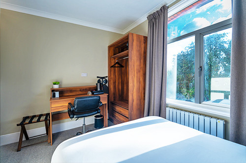 Best Hotels in Maidenhead Near River Thames – UNO Thames Hotel by UNO Hotels.jpg