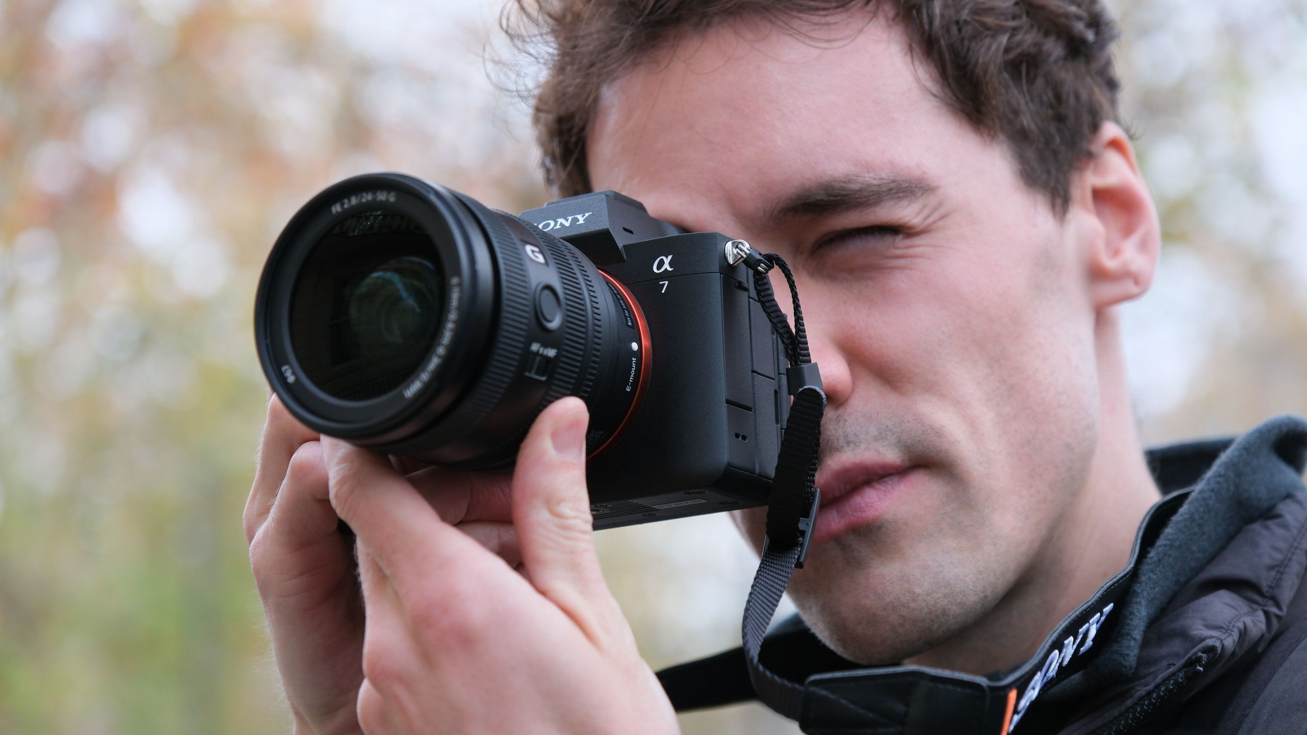 Sony A7 V thống trị, Fujifilm X-T30 III lên ngôi máy ảnh bán chạy Nhật