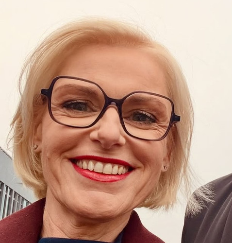 Wenn du mit BMW Chef Oliver Zipse und dem Bundespräsidenten nach England fliegst … zu König Char 2.jpg
