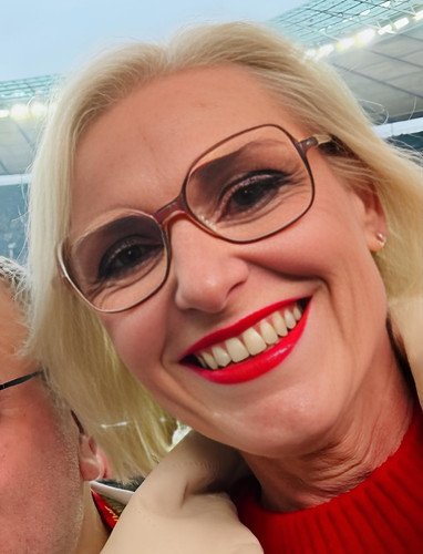 Wenn du Elton beim American Football triffst … im ausverkauften Olympiastadion … und der RTL Sho res.jpg