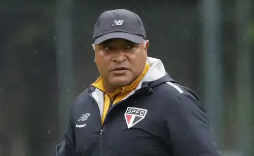 São Paulo analisa a contratação de um defensor e nome de argentino entra em pauta