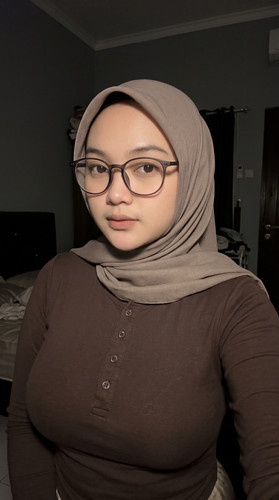 Seorang wanita muda 202604162047 (1).jpg