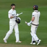 Foakes la salvare pentru Surrey, în timp ce campionatul județean…