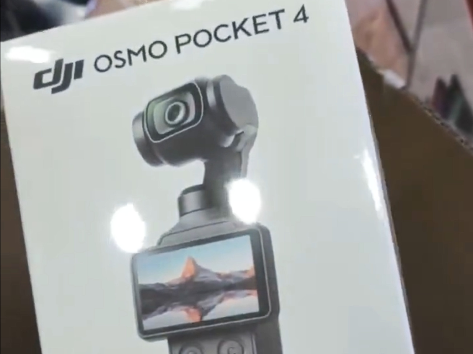 Trang bìa Hướng dẫn Bắt đầu Nhanh DJI Osmo Pocket 4 Creator Combo bị rò rỉ
