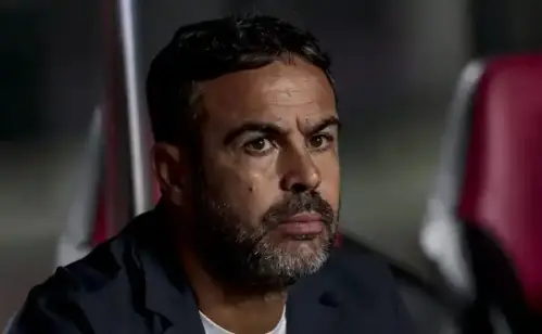 Artur Jorge critica injustiças após derrota do Cruzeiro para o São Paulo: Análise da goleada