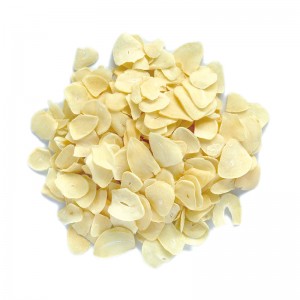 Dried garlic flakes roots cut 300x300.jpg