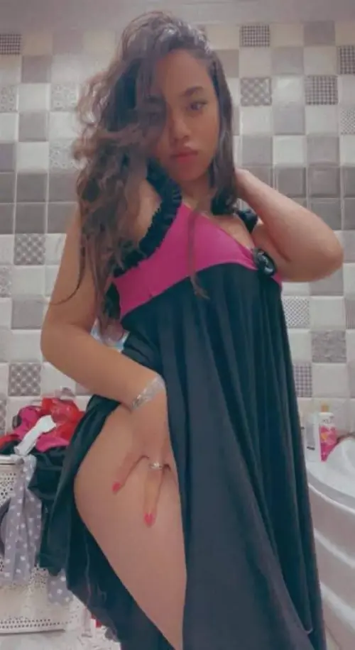 نودز مصري بنت قمر بتقفش في بزازها وتدعك في كسها جسمها تحفة جامدة اوي 7