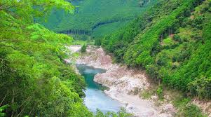 lembah.jpg