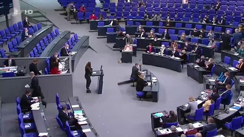 AqLueN1s QlYc5Rs.jpg