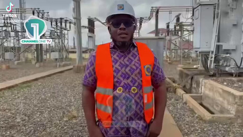 XlIKSIzR Mi hA5C.jpg