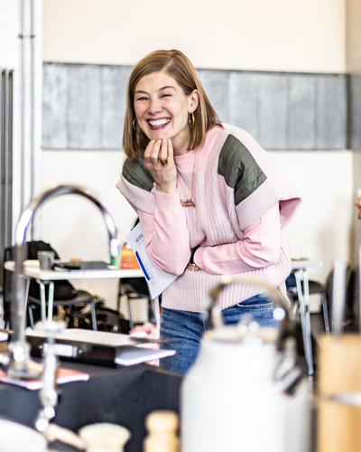 Rosamund Pike in Inter Alia Rehearsal Room Photos (Credit Justine Matthew) 04235.jpg