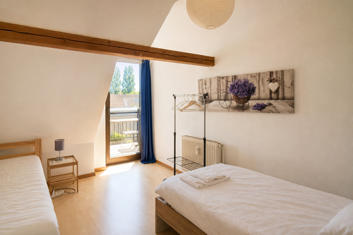 03 Schlafzimmer Balkonseite.png