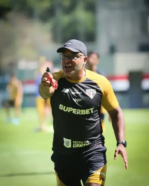 São Paulo realiza treino intenso e poupa jogador importante no duelo 