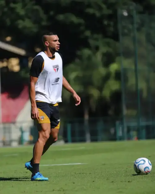 São Paulo inicia nova fase de treinos em busca da vitória contra O"Higgins