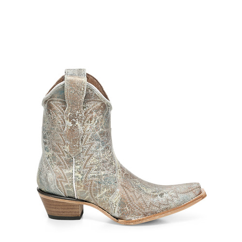 L8046 boot MO a.jpg