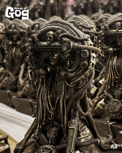 The Oracle bronze statue The art of Pascal Blanché x House of Gog PRODUCTION 1080 x 1350 010 FINAL.jpg
