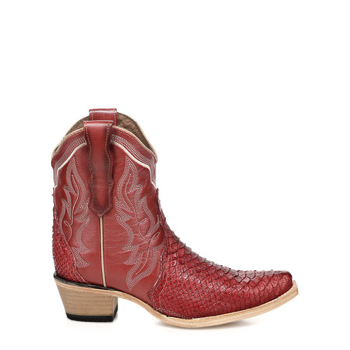 L8115 boot MO a.jpg