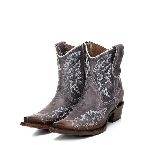 L8126 boot MO e.jpg