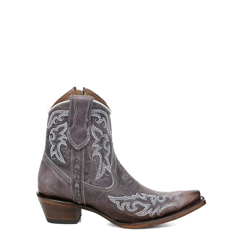 L8126 boot MO a.jpg