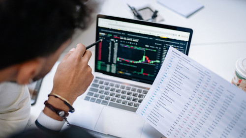 Global Investors Club – Your Gateway to Smart Investing with Straddleco.jpg