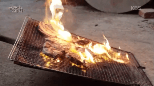 d8c9cafdfd3e6f592fca37dfc9d7c2f3d5f425e9.gif