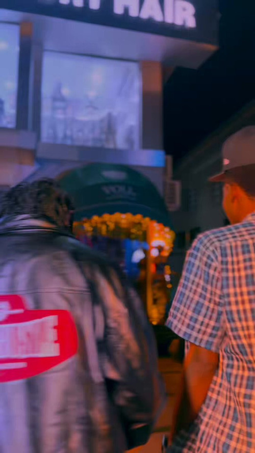 WW9gU Qq3OgX 9 q.jpg