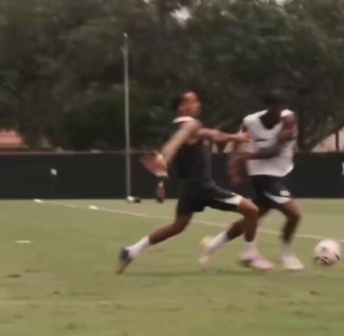 3Wh2EzaM 541Jle3.jpg