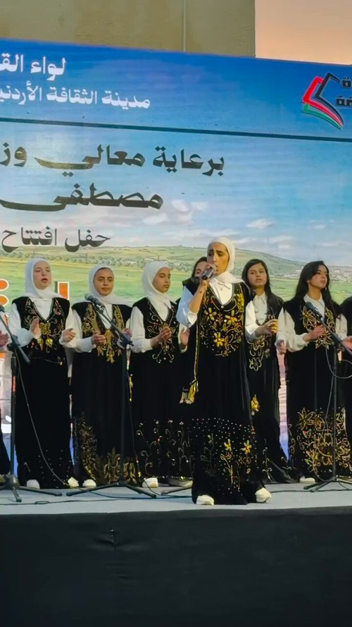 9XgYoVfDdE65U Bf.jpg