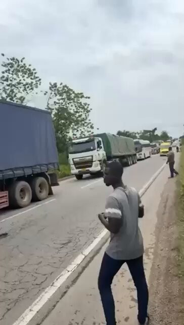 kXkarNI7phB xrhq.jpg