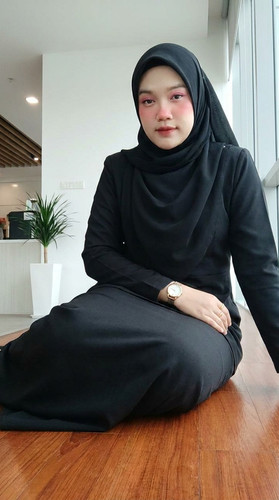 Woman changing into work dress 202605130030 2.jpg