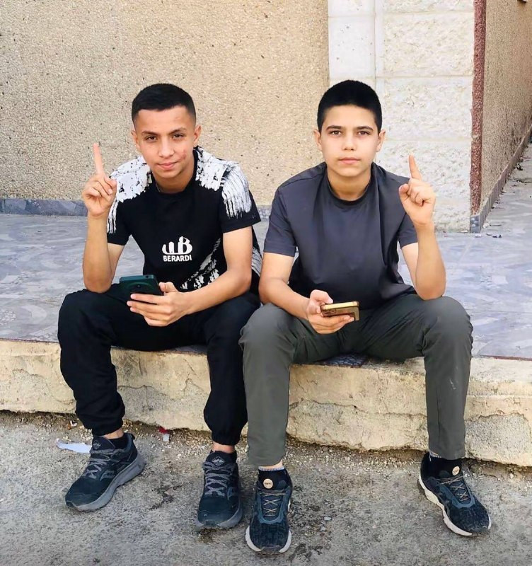 قوات الاحتلال تعتقل الفتيين أوس ضراغمة وأحمد حنتش، من محيط الحاجز الشمالي لمدينة قلقيلية....