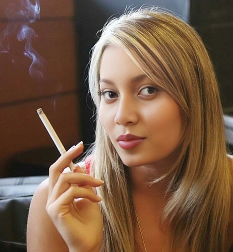 izza kepit rokok.jpg